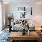 2Br Apt With Ac - Ideal Nest For Families